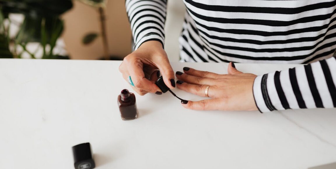 Od czego zależy trwałość lakieru hybrydowego? Czynniki, które warto znać